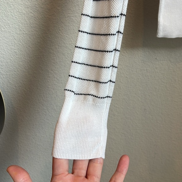 Vince Striped Lightweight Knit Top Size XSmall - Picture 6 of 9